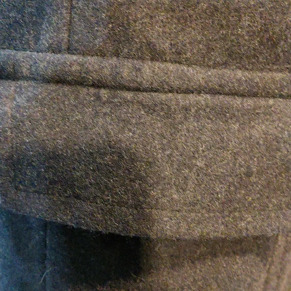 Elegant Black Long Coat with Button Details - Picture 9 of 13